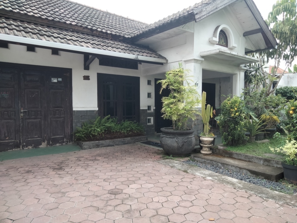Tampak Dalam